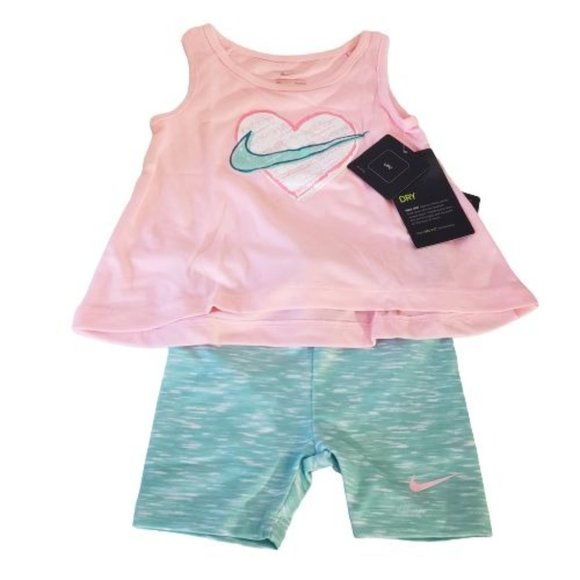 Nike Other - Nike Tropical Twist top & short set NWT